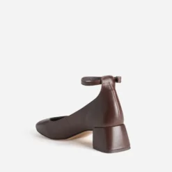 Babies marron cuir à talon