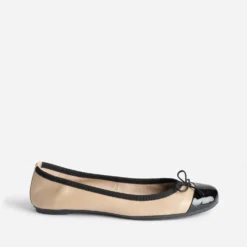 Ballerine beige en cuir à petit nœud