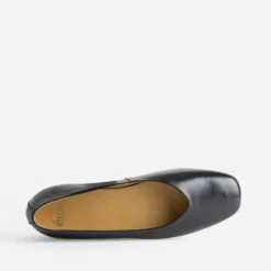 Ballerine noire cuir décolleté couvrant