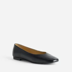 Ballerine noire cuir décolleté couvrant