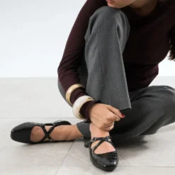 Ballerine noire embossage effet croco
