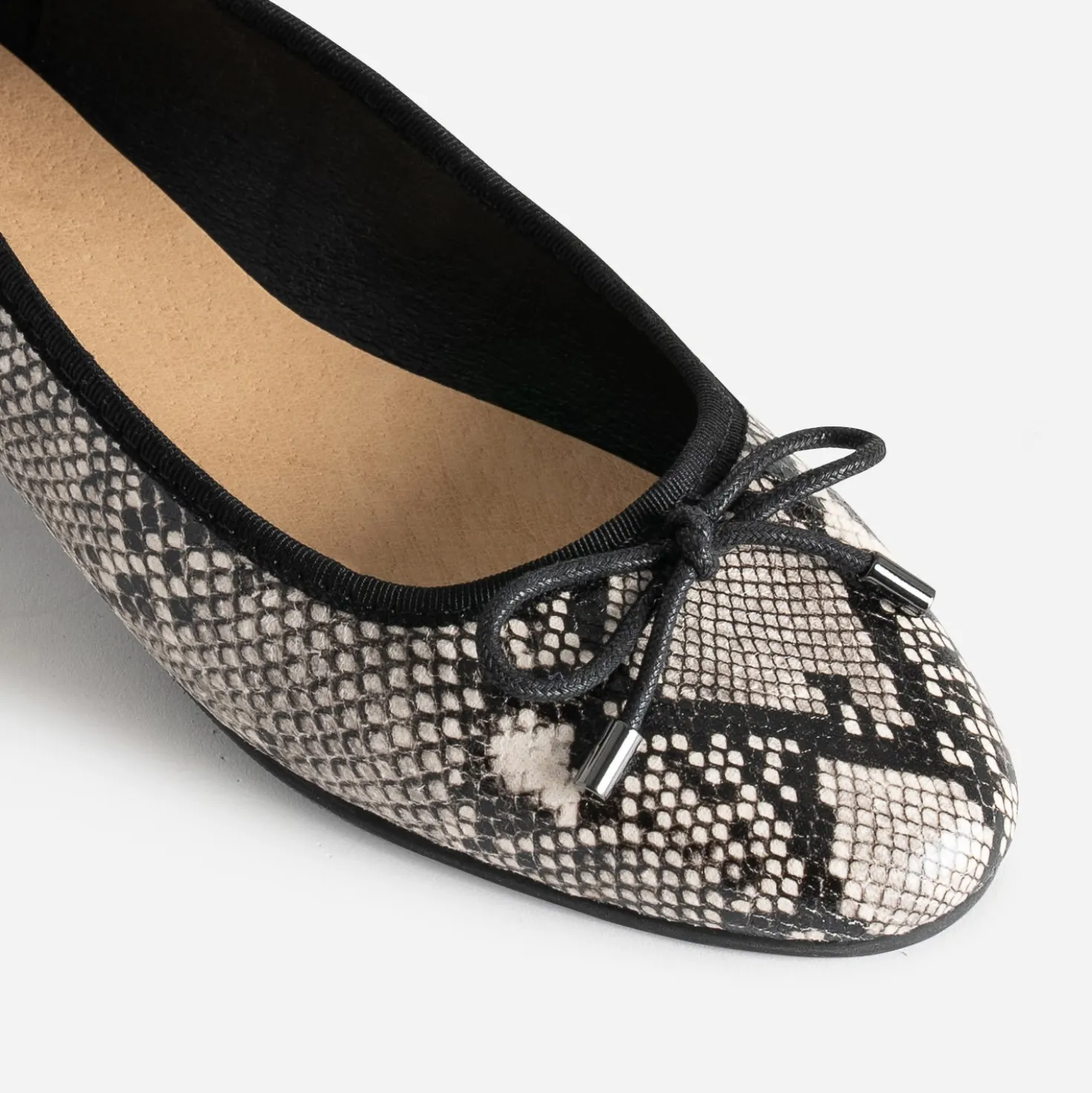 Ballerine noire imprimé effet python