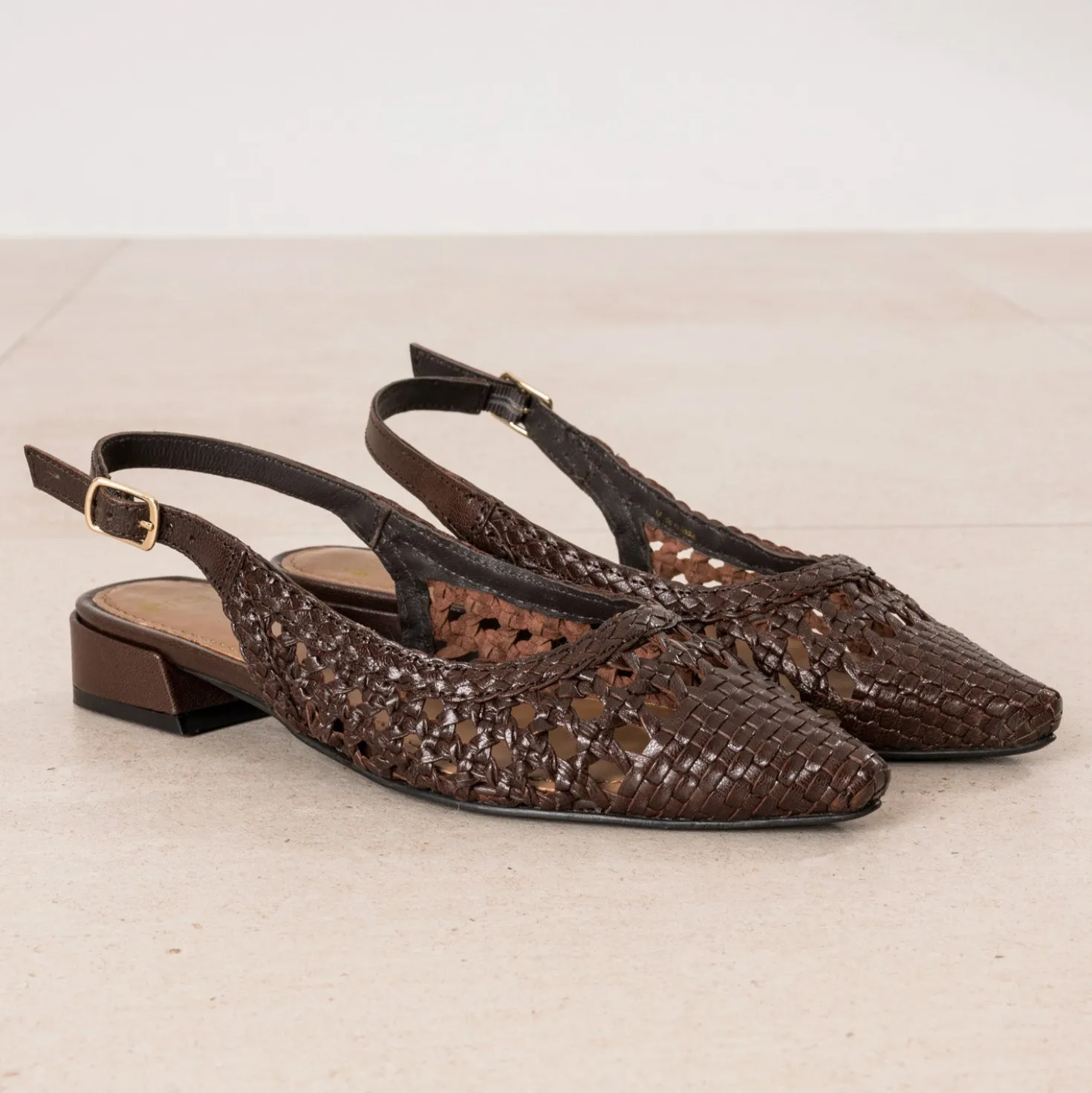 Ballerine slingback marron cuir tressé