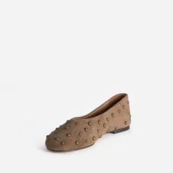 Ballerine taupe cuir velours décor clous