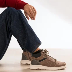 Basket cognac avec découpes