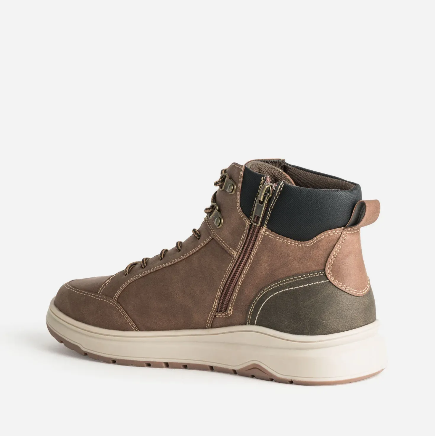 Basket cognac avec découpes