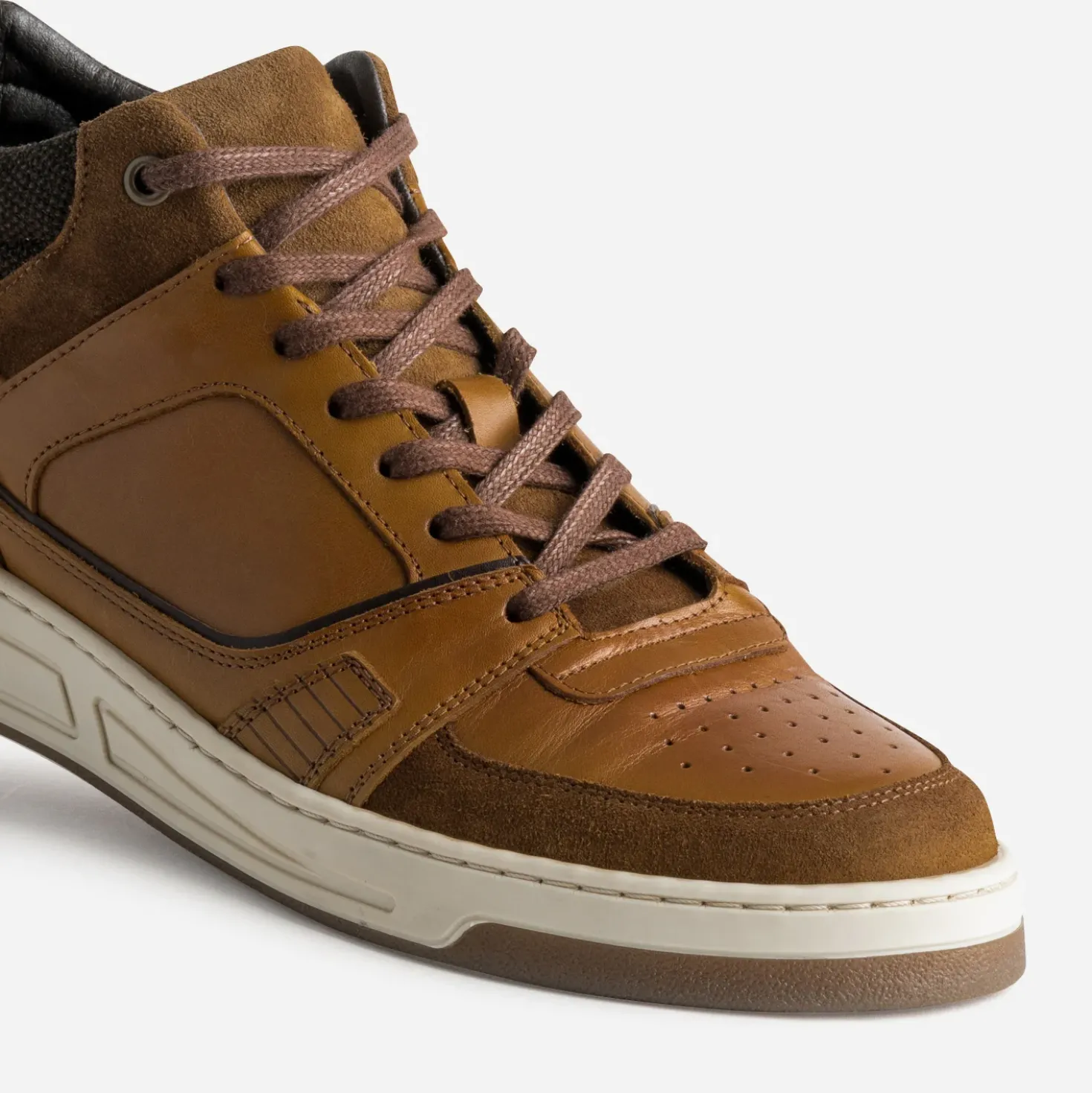 Basket cognac cuir