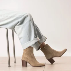 Boots beige cuir velours tige ajourée