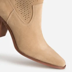 Boots beige cuir velours tige ajourée