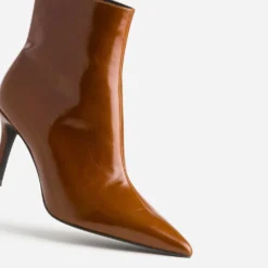 Boots cognac cuir à talon aiguille