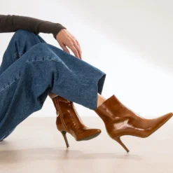 Boots cognac cuir à talon aiguille