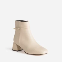 Boots écru cuir fine bride