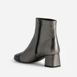 Boots gris métallisé cuir bout noir
