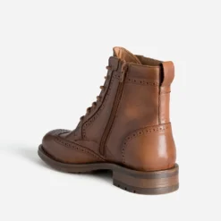 Boots à lacet cognac cuir bout fleuri