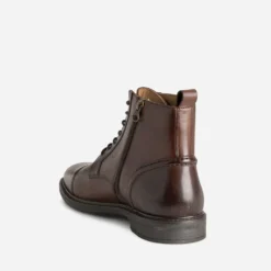 Boots à lacet marron cuir bout droit
