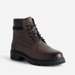 Boots à lacet marron cuir semelle crantée