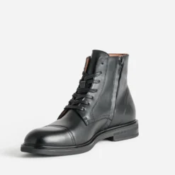 Boots à lacet noir cuir bout droit