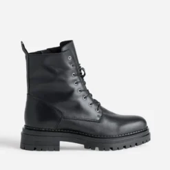 Boots à lacet noir cuir semelle crantée