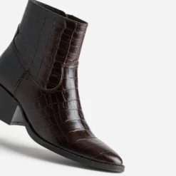 Boots marron cuir embossé effet croco