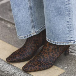 Boots marron cuir motif léopard