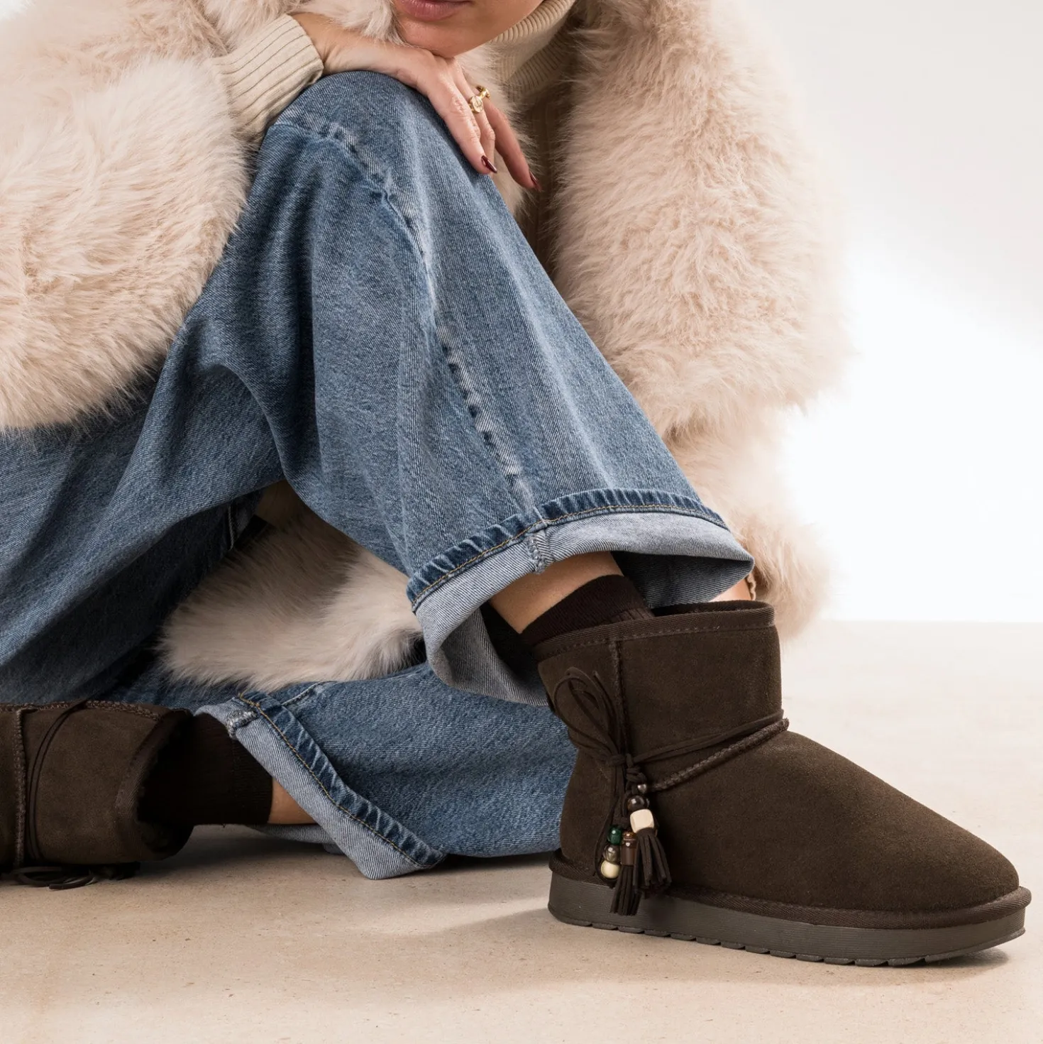 Boots marron cuir velours fourré détails perles