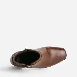 Boots marron en cuir à talon