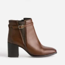 Boots marron en cuir à talon