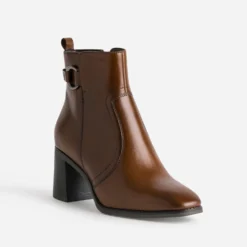 Boots marron en cuir à talon