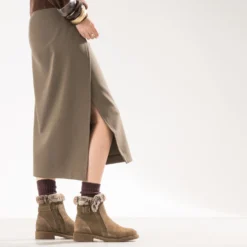 Boots marron en cuir velours fourré