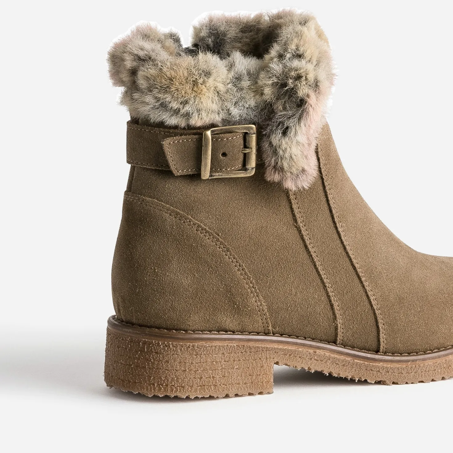Boots marron en cuir velours fourré