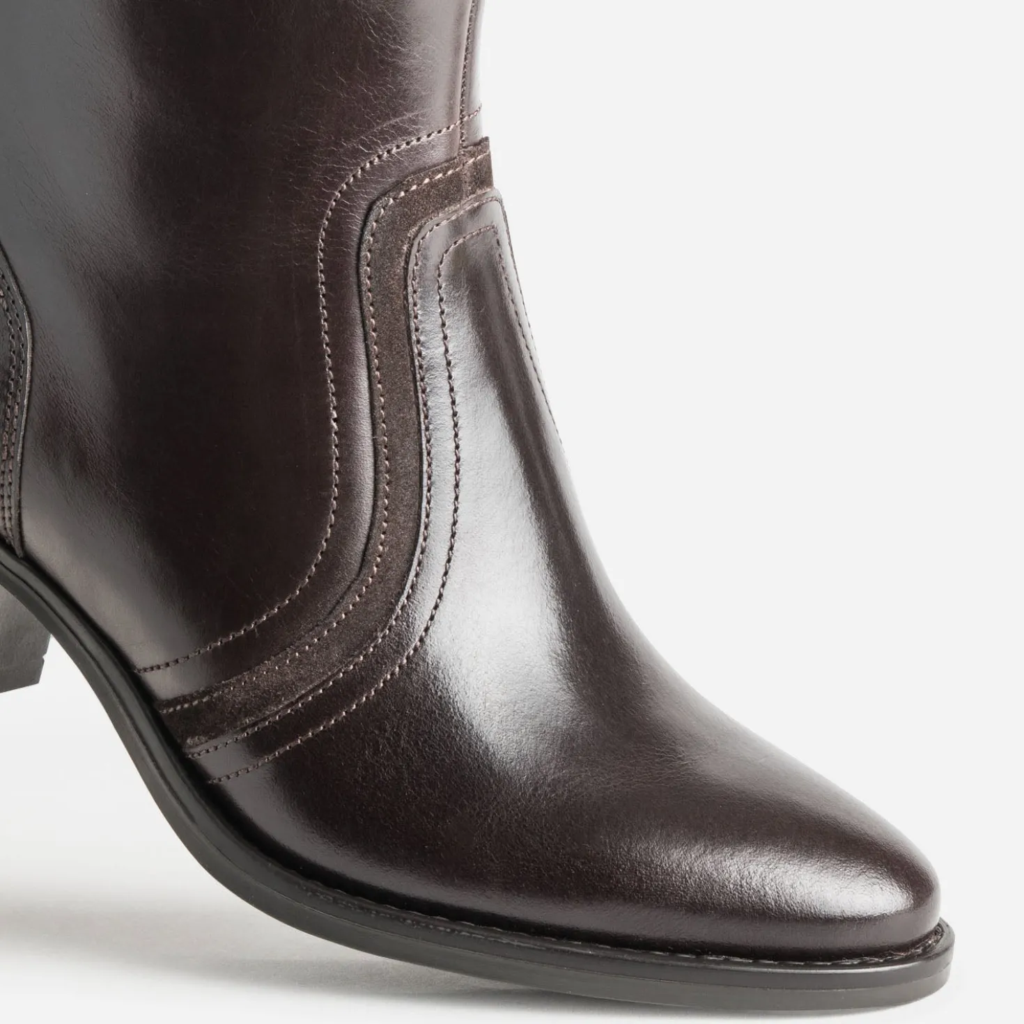 Boots marron foncé cuir découpes bi-matière