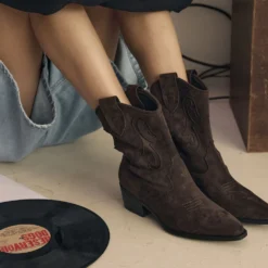 Boots marron suédé esprit santiag