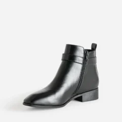 Boots noir avec bride cheville