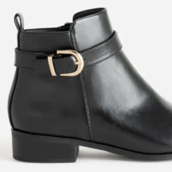 Boots noir avec bride cheville