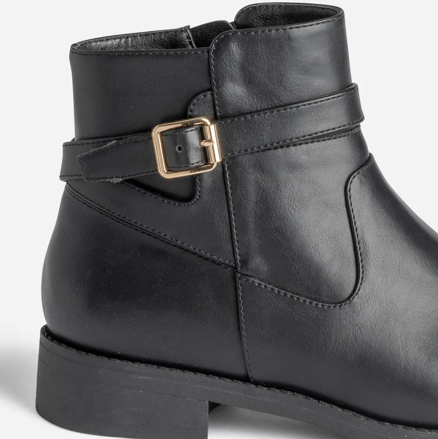 Boots noir éco-conçu avec bride cheville