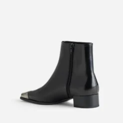 Boots noir cuir bout métallisé