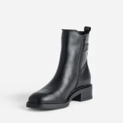 Boots noir cuir décor boucle