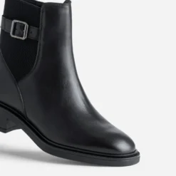 Boots noir cuir décor boucle