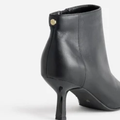 Boots noir cuir kitten-heel