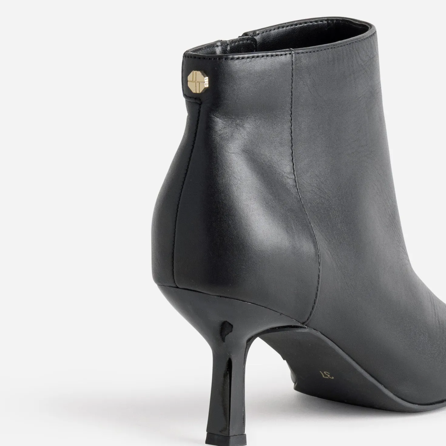 Boots noir cuir kitten-heel