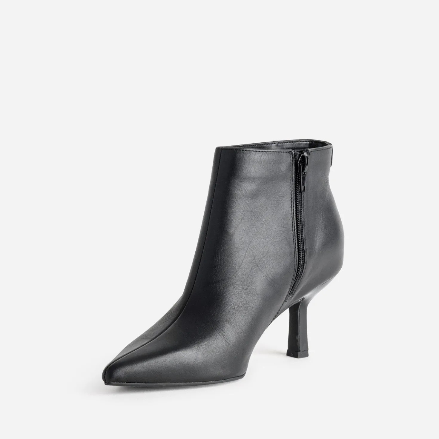 Boots noir cuir kitten-heel