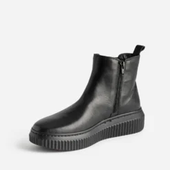 Boots noir en cuir à plateforme