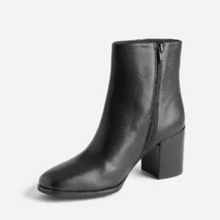 Boots noir en cuir à talon