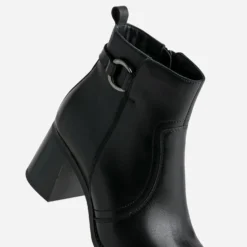 Boots noir en cuir à talon
