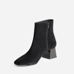 Boots noir en cuir velours