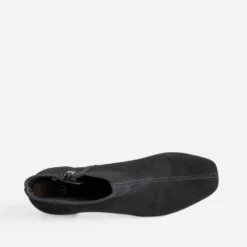 Boots noir en cuir velours