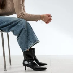 Boots noir glacé kitten-heel