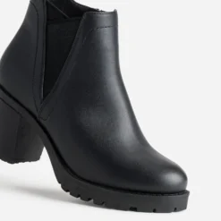 Boots noir semelle crantée