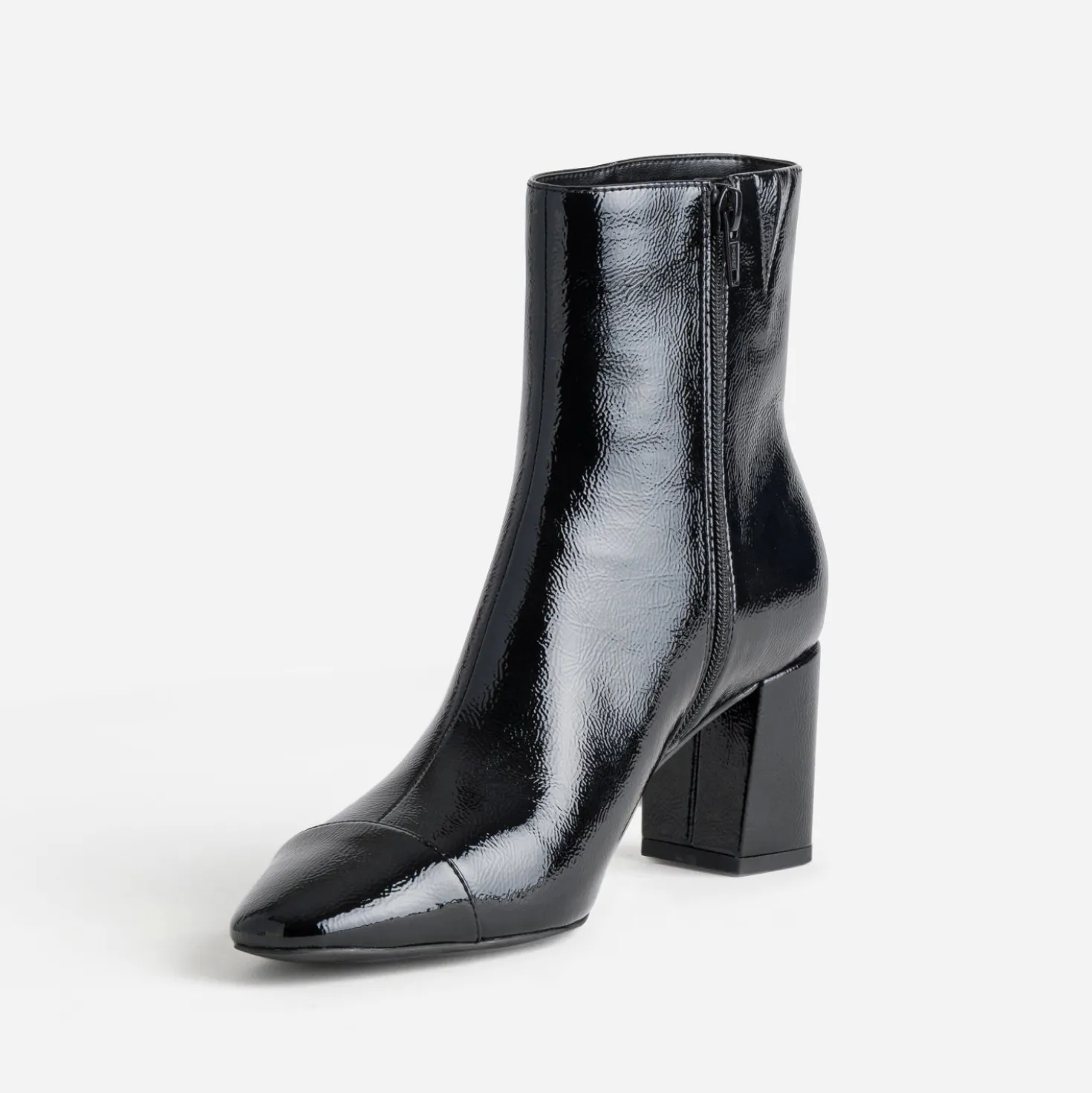 Boots noir verni avec bout droit