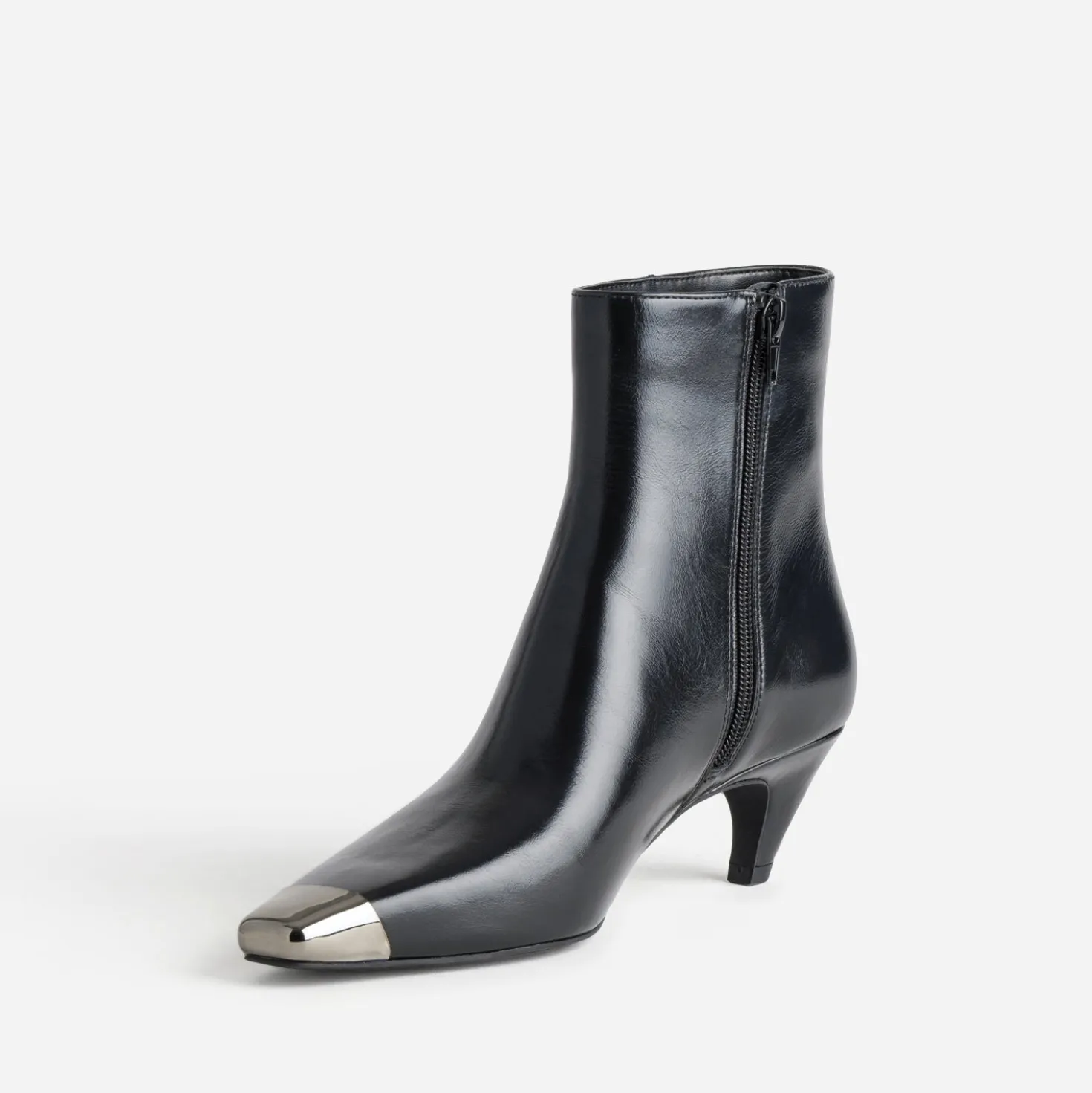 Boots à petit talon noir cuir bout métallisé